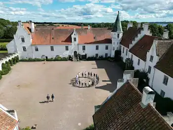Julbord p&aring; Bosjökloster Slott i HÖÖR | Konferensf�retag.se